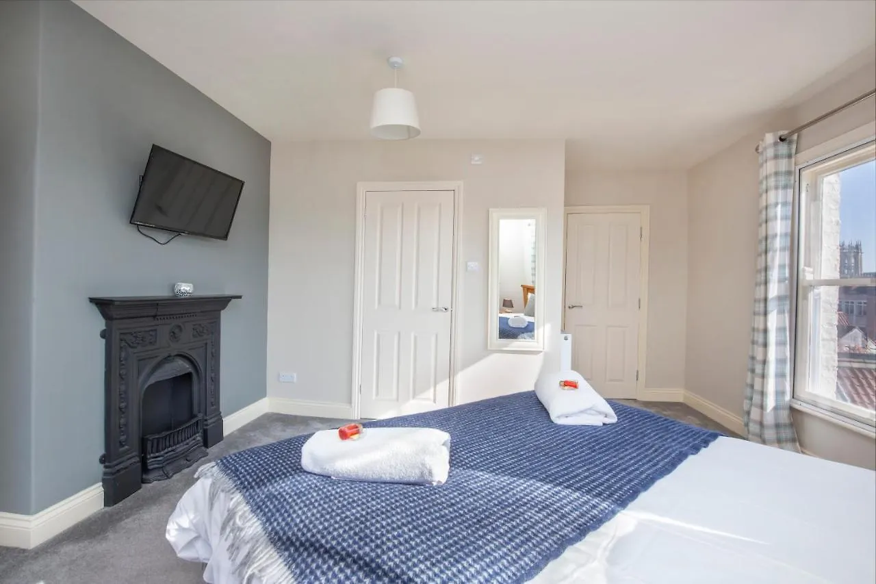 Dom wakacyjny Patrick'S Pool- 4 Bedroom,4 Bathroom, Most Central Luxury Townhouse! York