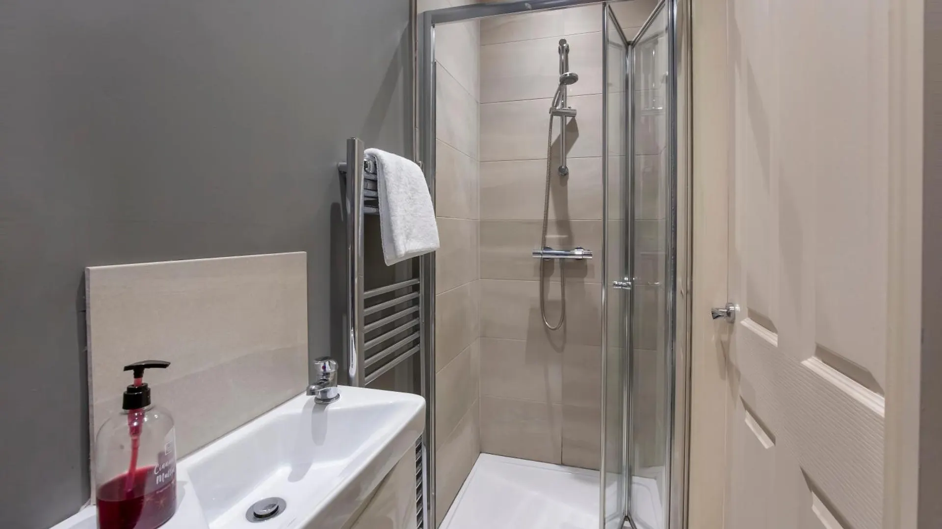Patrick'S Pool- 4 Bedroom,4 Bathroom, Most Central Luxury Townhouse! York