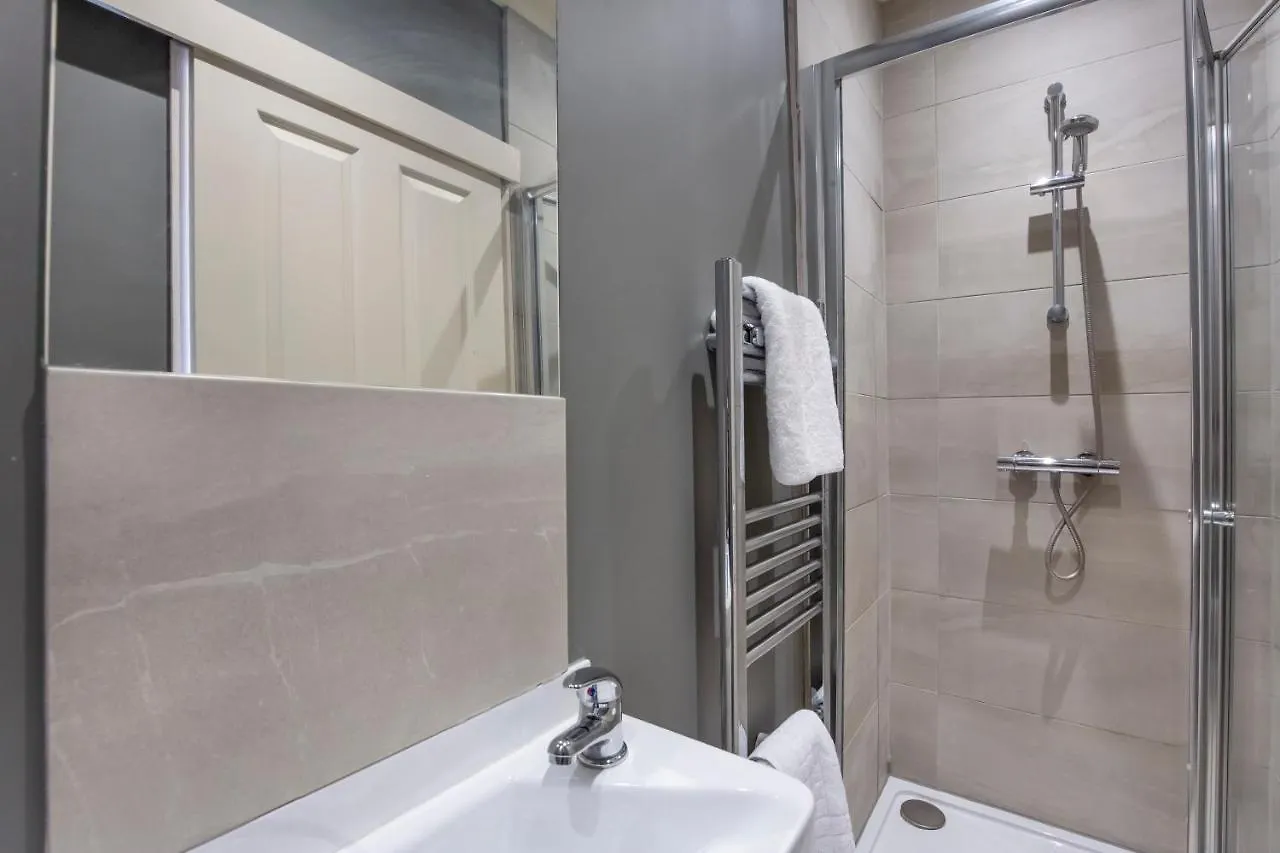 Dom wakacyjny Patrick'S Pool- 4 Bedroom,4 Bathroom, Most Central Luxury Townhouse! York